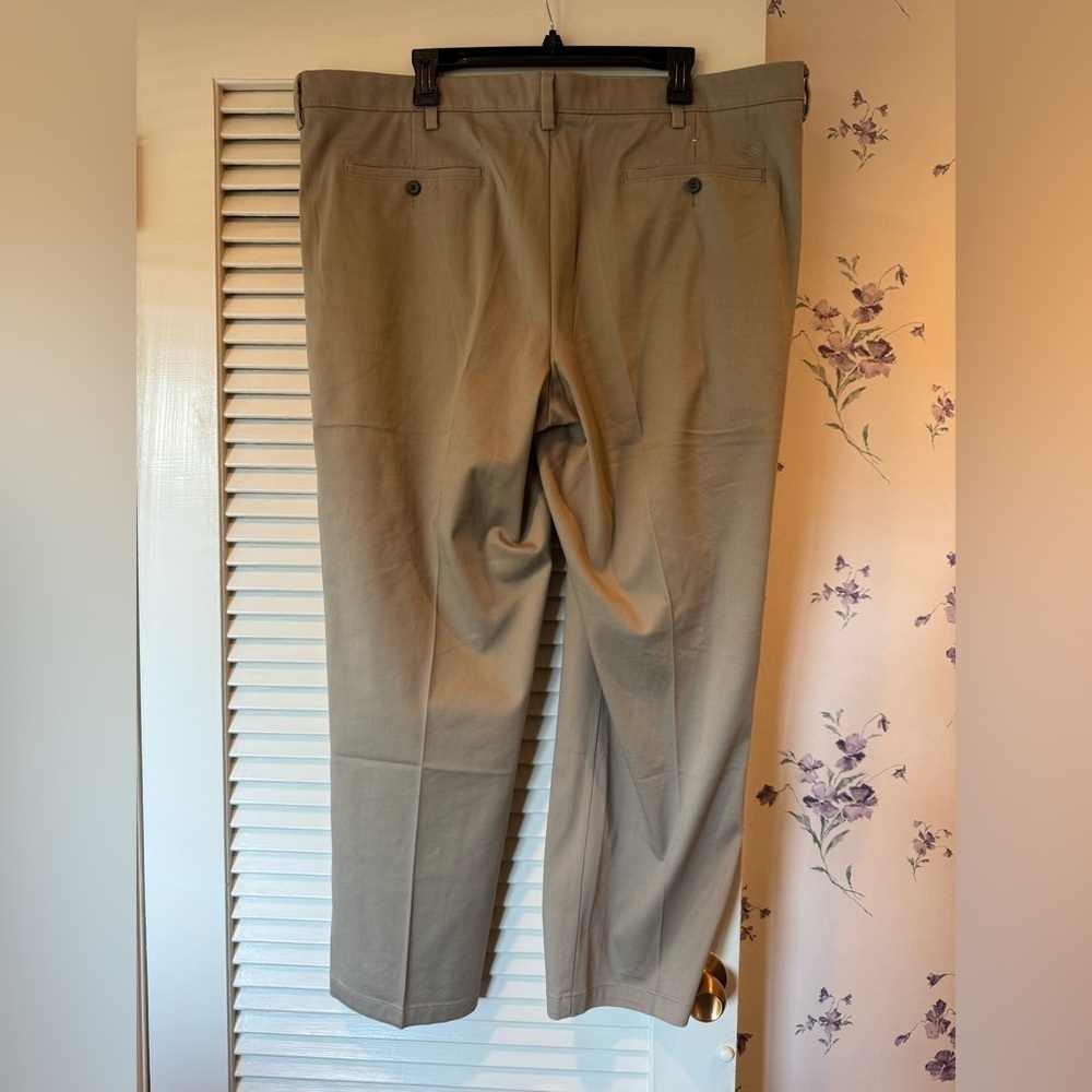 Dockers Classic Fit Pants in Size 42x30 - Picture 8 of 10